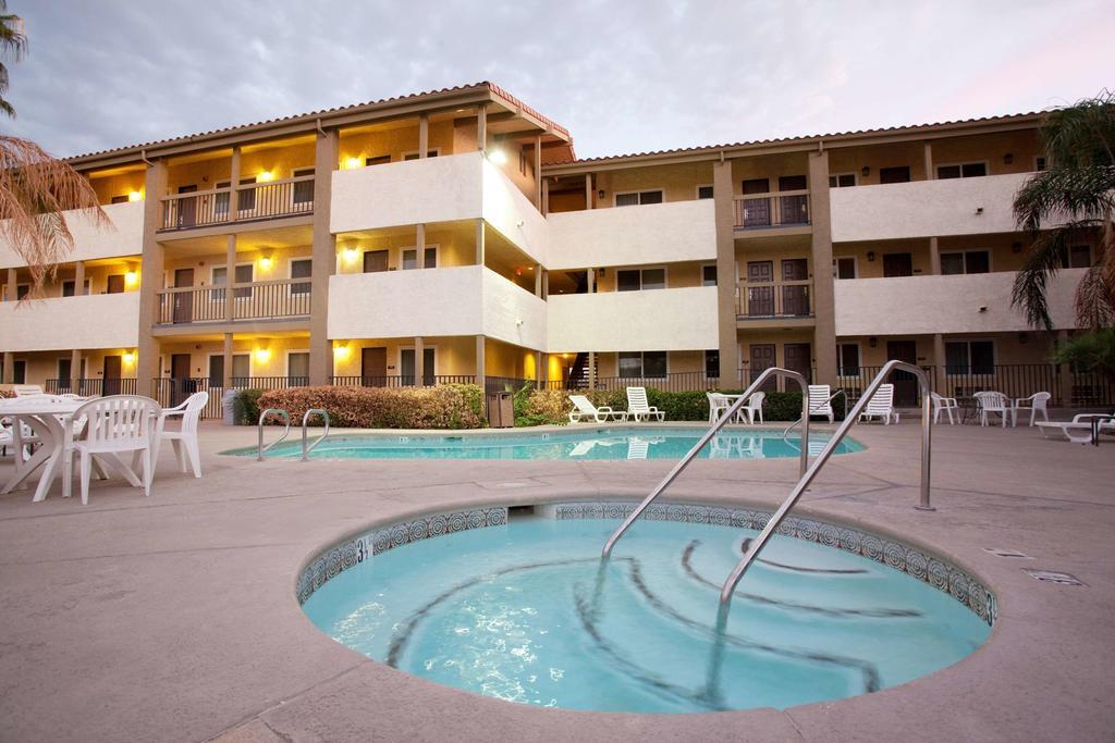 Red Lion Inn & Suites Cathedral City Palm Springs Kültér fotó